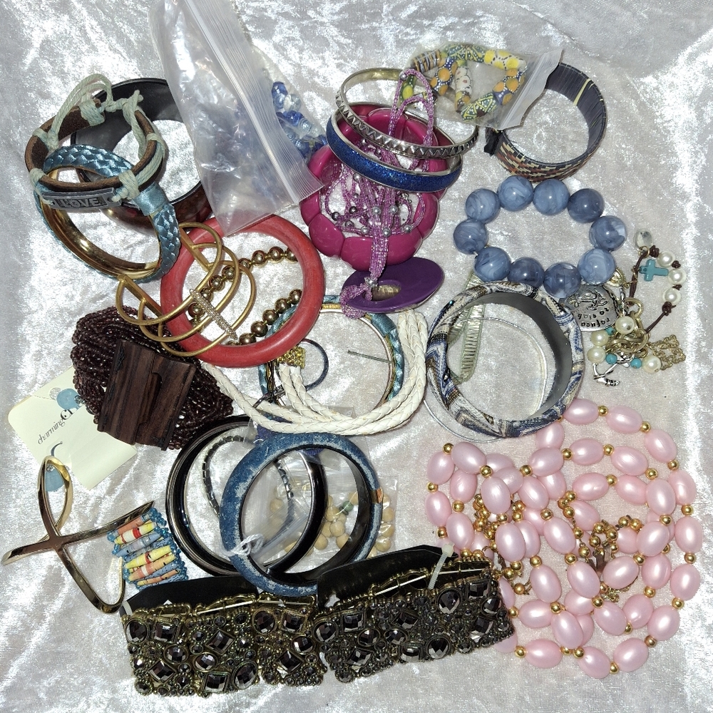 Fashion Jewelry Collection - LOT 7 - 31 pieces